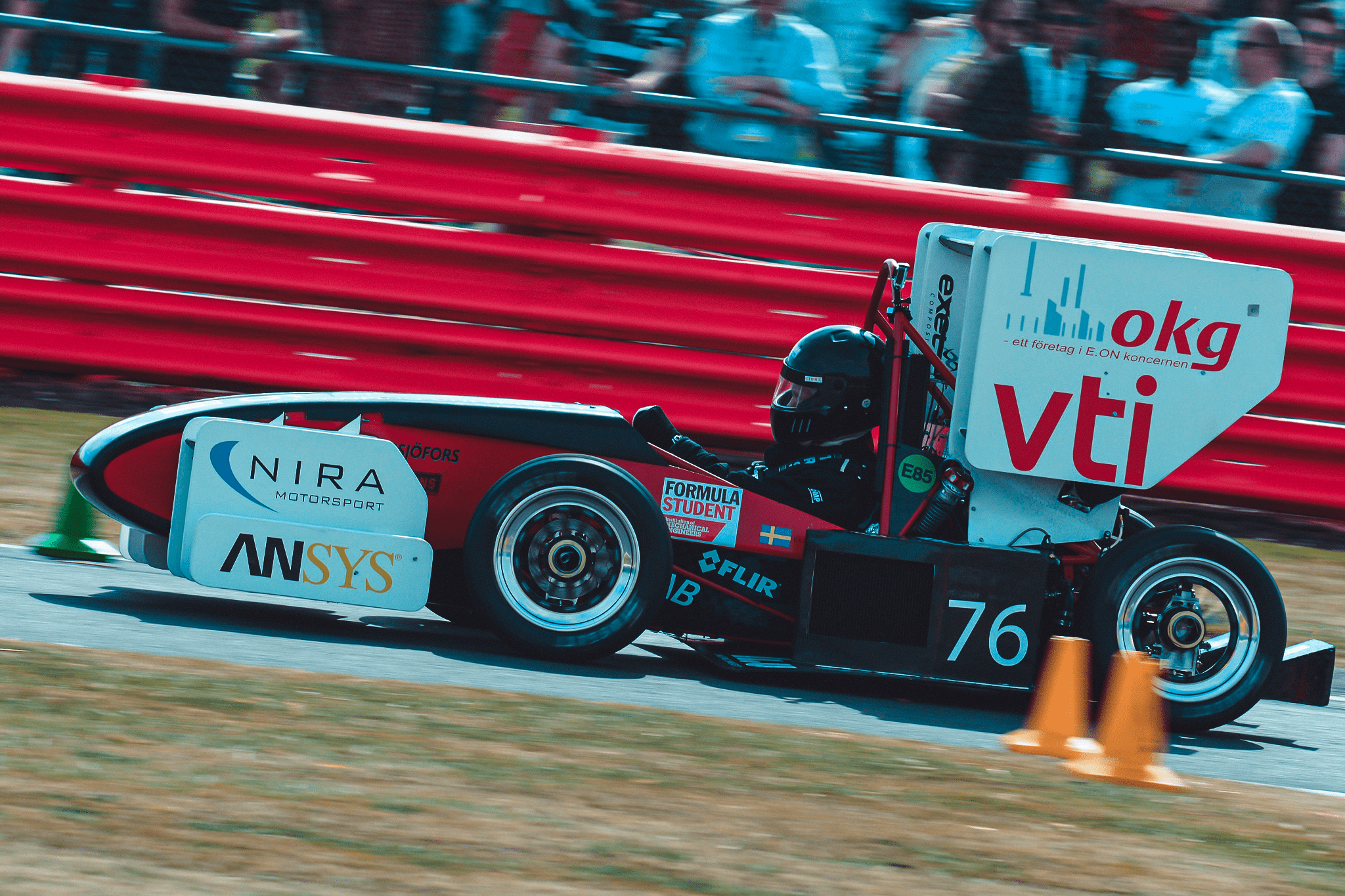 ER15 race car on track