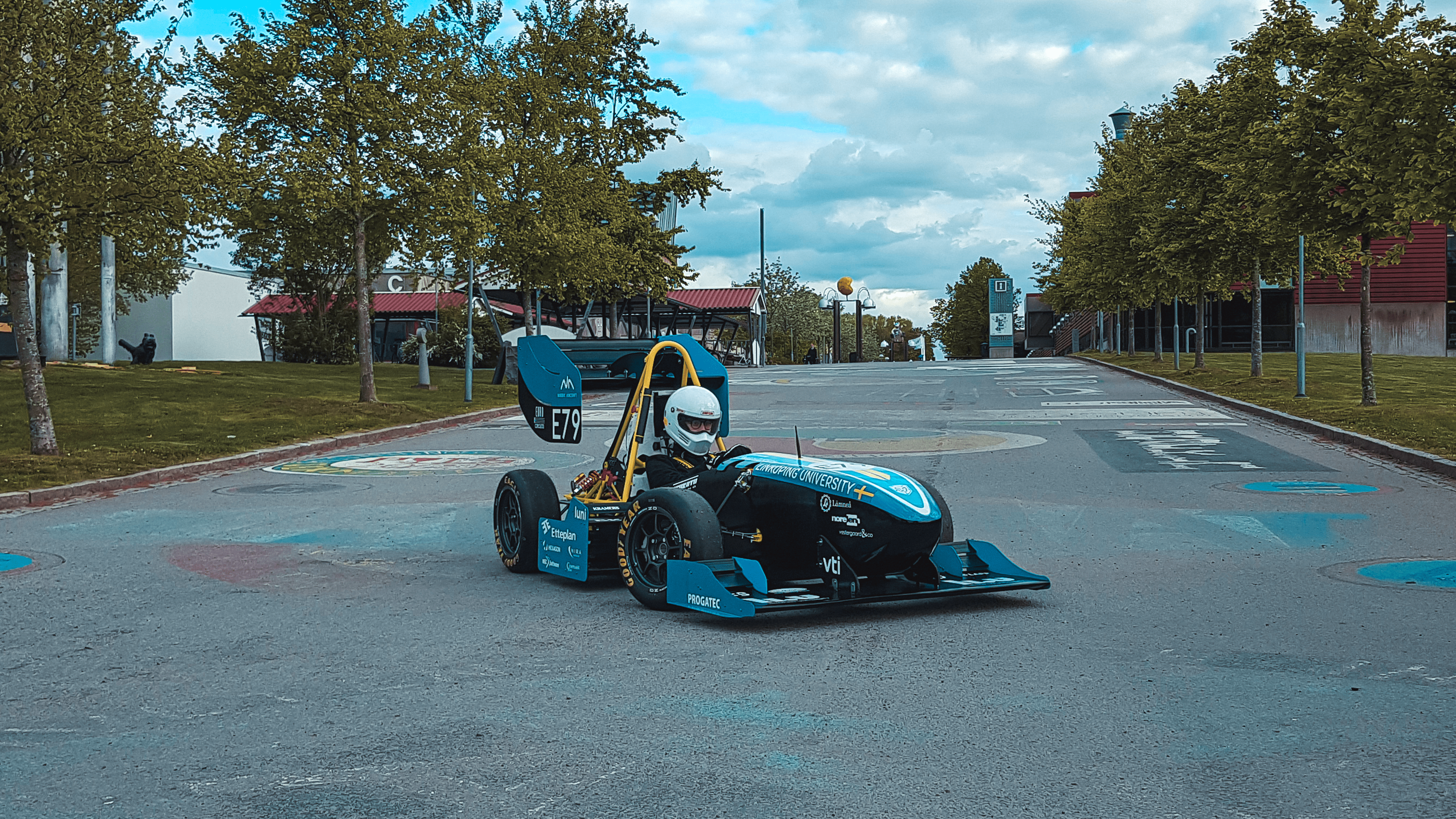 ER21 race car at competition